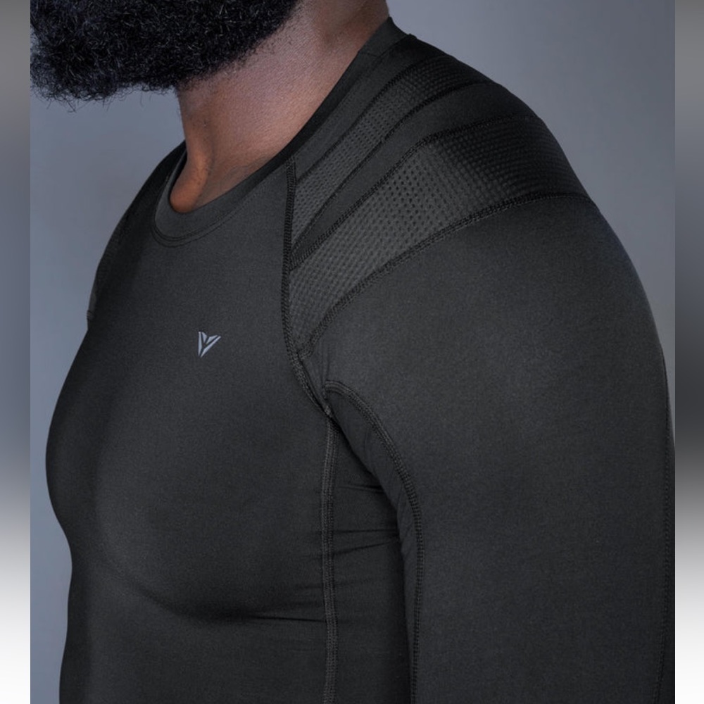 NWOT IntelliSkin Men’s Foundation Pro Long Sleeve Posture Tee